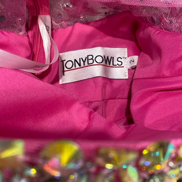 Tony Bowls Dress 2 - Picture 3 of 5